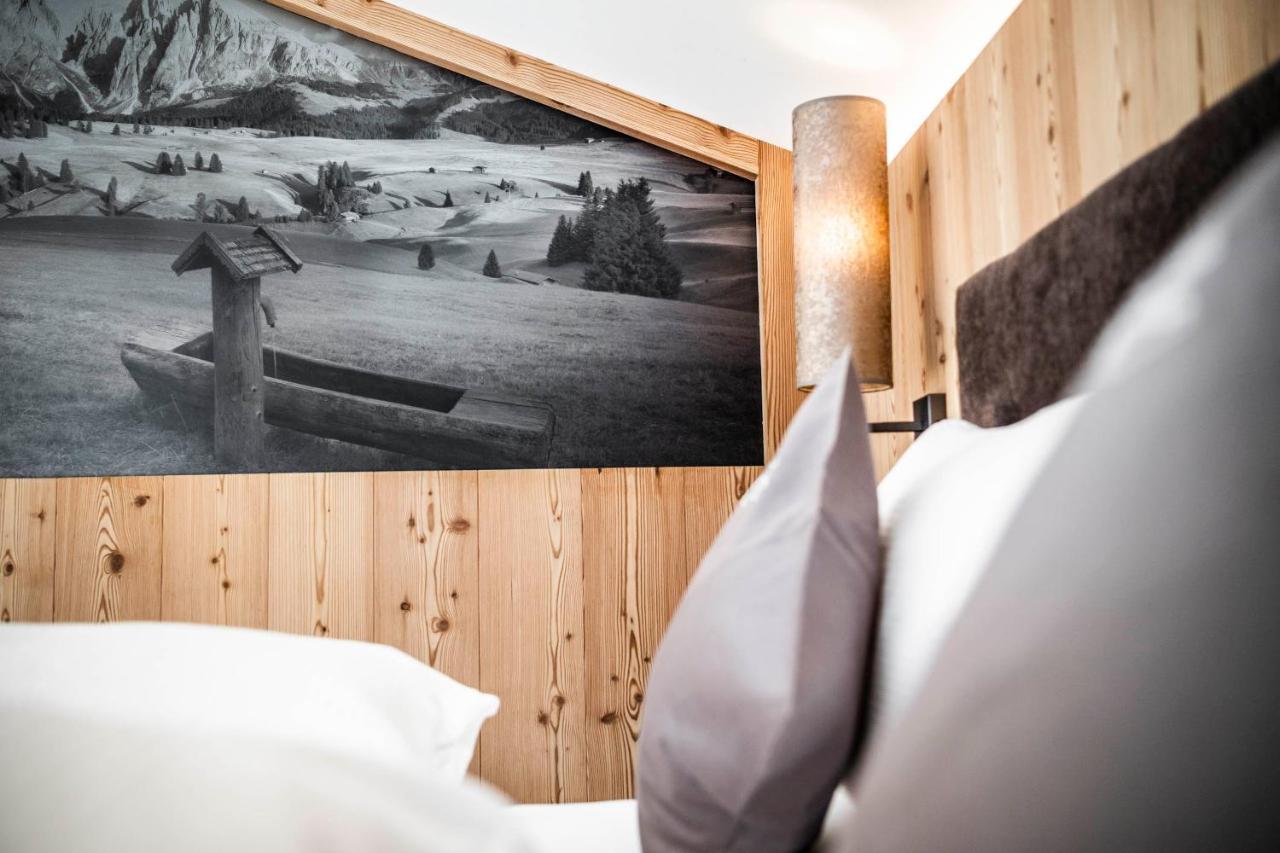 Cadepunt The Dolomites Lodge Selva di Val Gardena Exterior photo