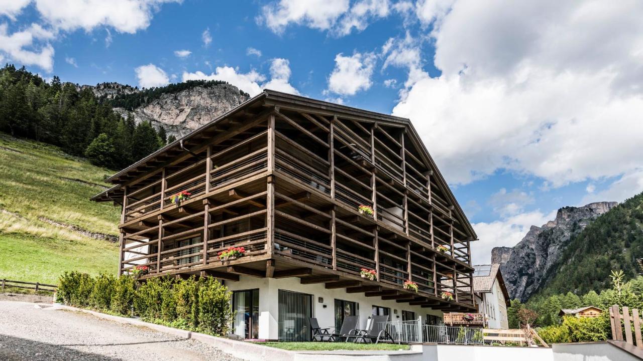 Cadepunt The Dolomites Lodge Selva di Val Gardena Exterior photo